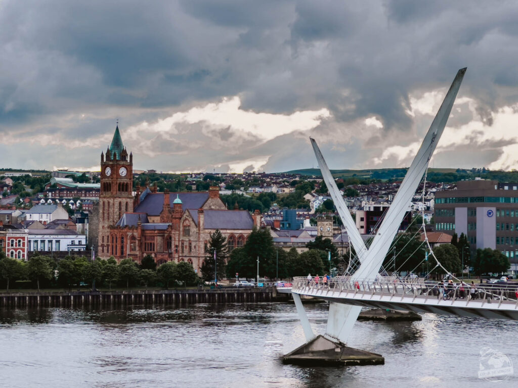 Peace Bridge à Derry