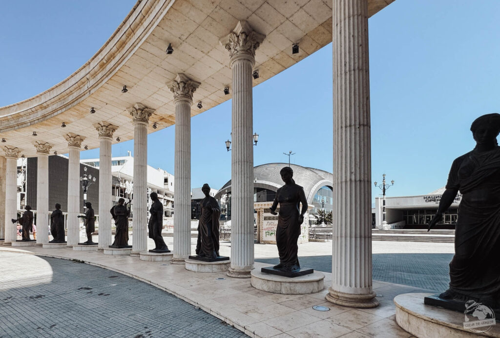Sculptures partout dans la ville de Skopje
